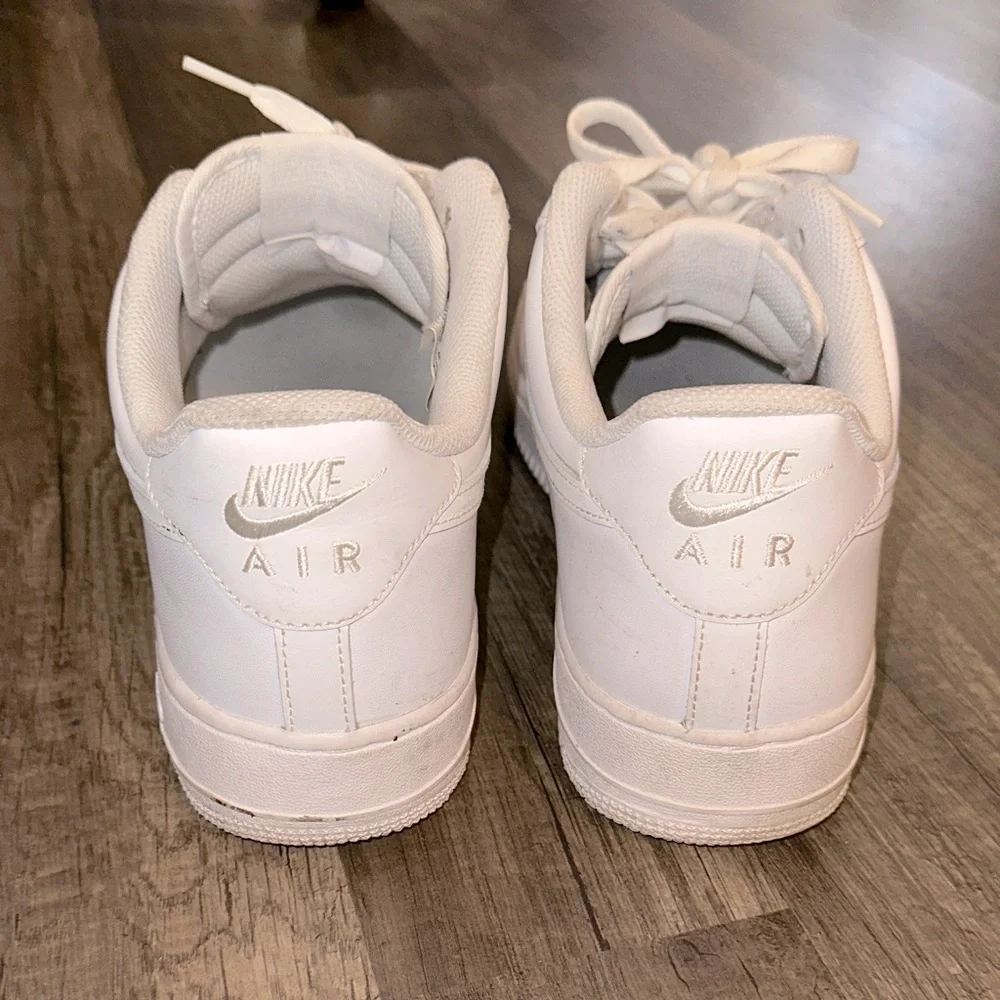 Nike AF1 White Low Classic Sneakers | 12M = 13.5W | Preowned Leather Air Forces - Picture 12 of 15